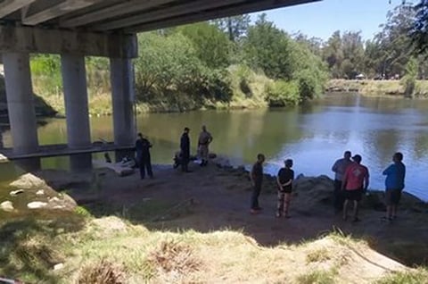 Tragedia en Necochea, turista colombiano se tiró de un puente para nadar en Necochea y murió ahogado